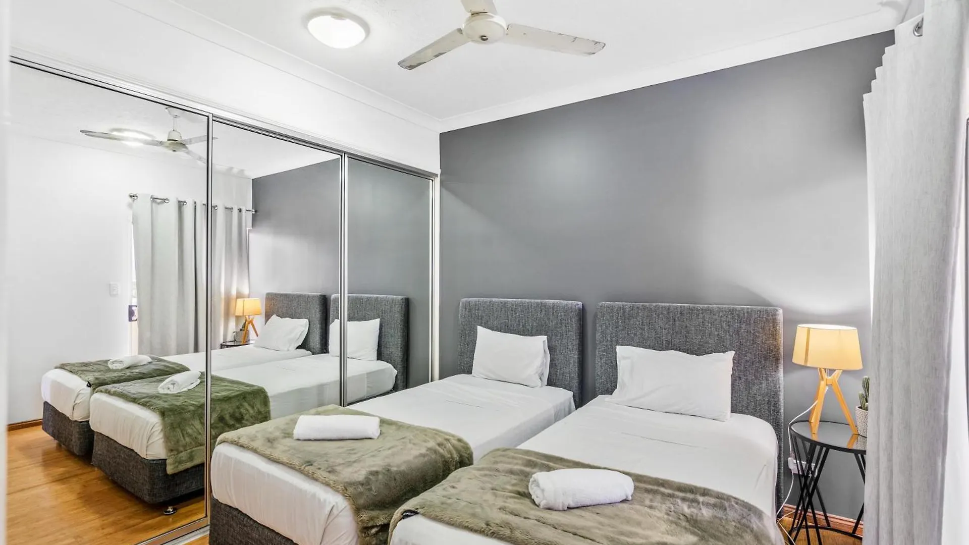 Cairns City Apartments 4*,