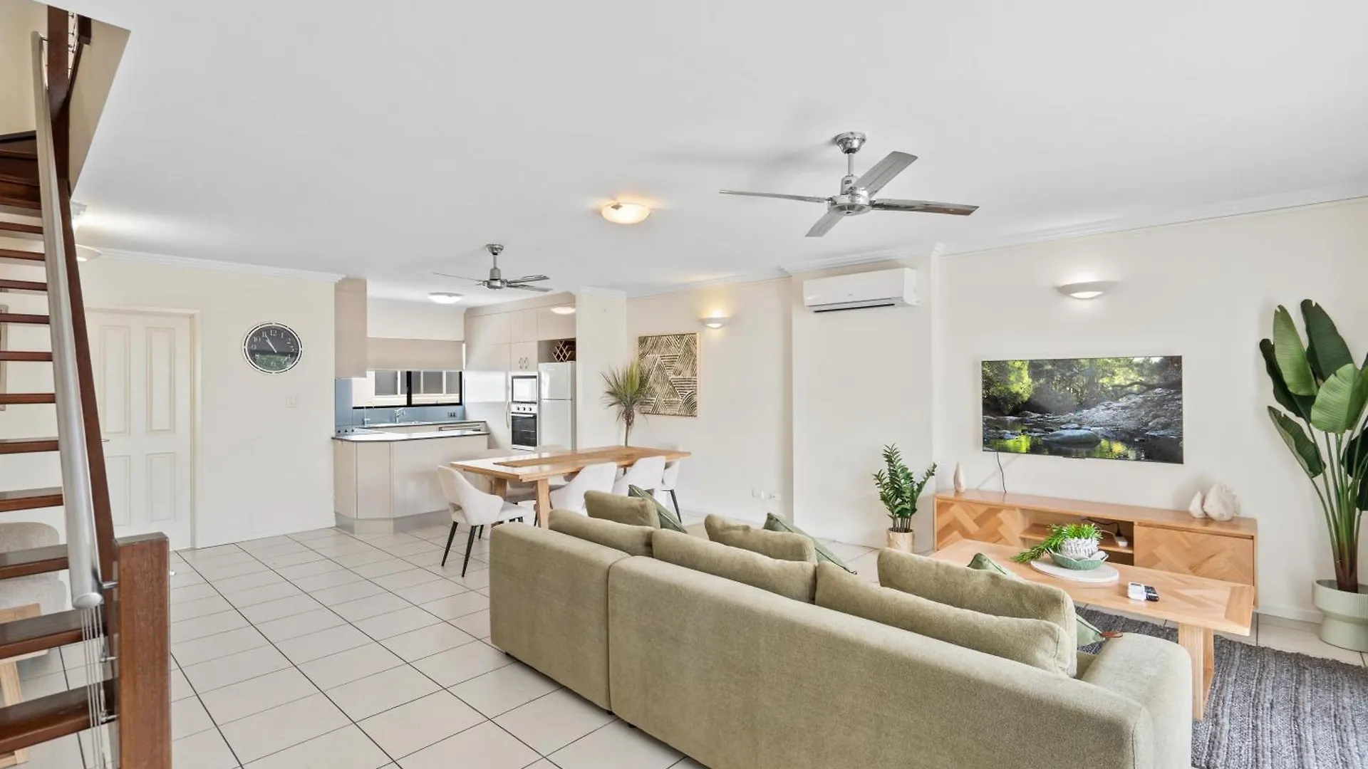 Cairns City Apartments 4*,