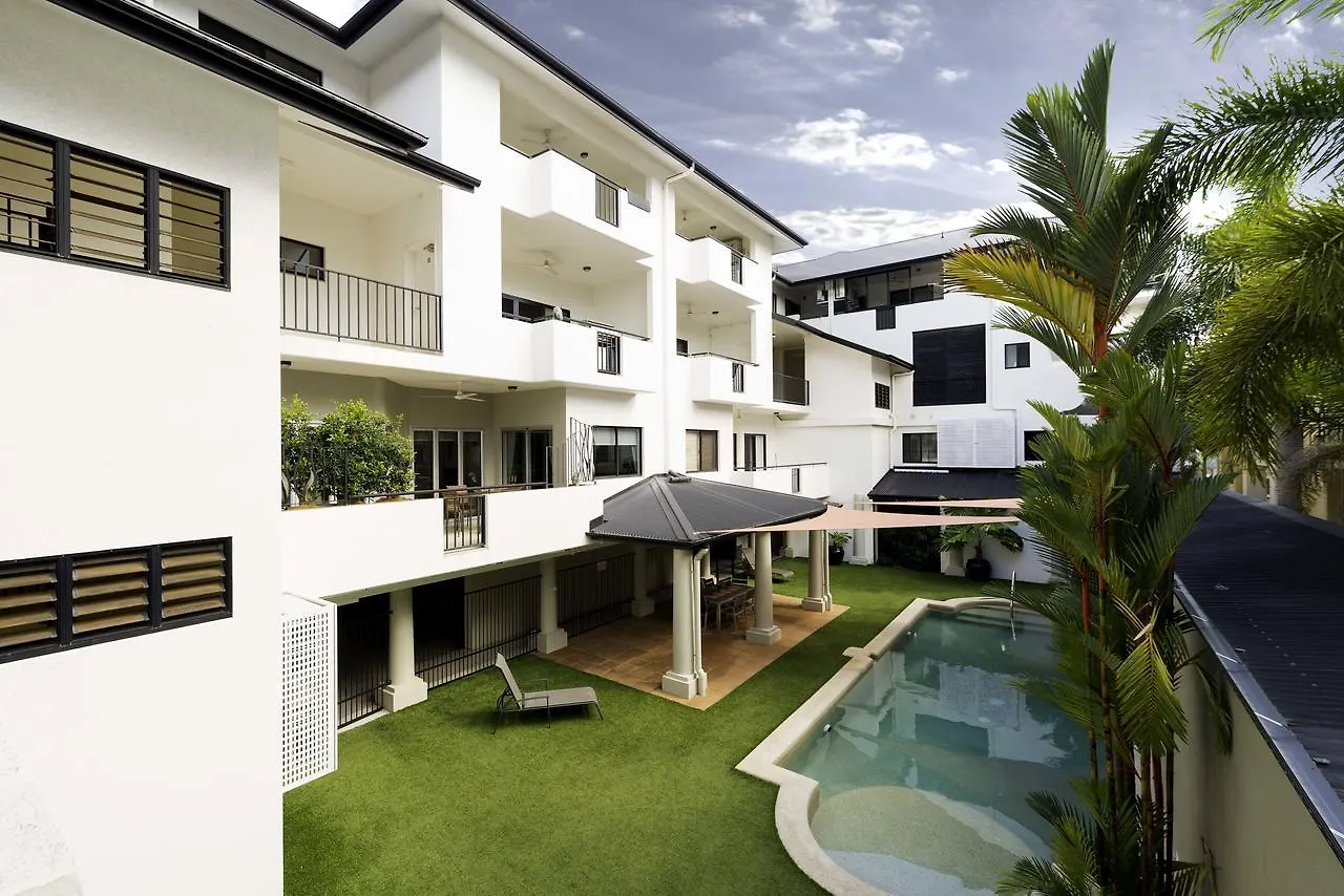 Cairns City Apartments 4*,